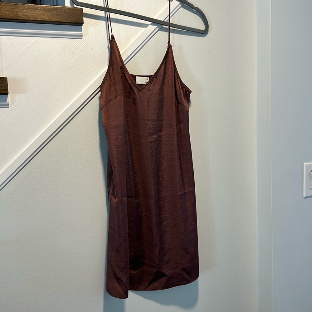 Wilfred satin mini dress. Size: M.
Like new!